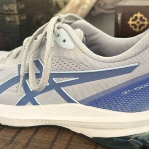 ASICS Light Gray Running Shoes